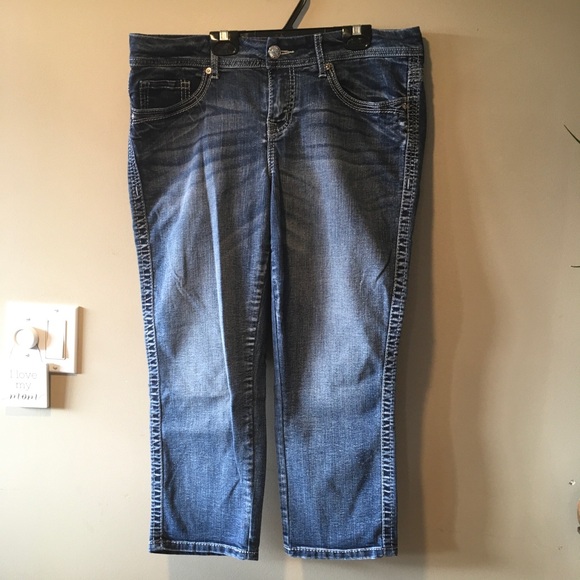 Seven7 Jean Capris - Picture 8 of 16